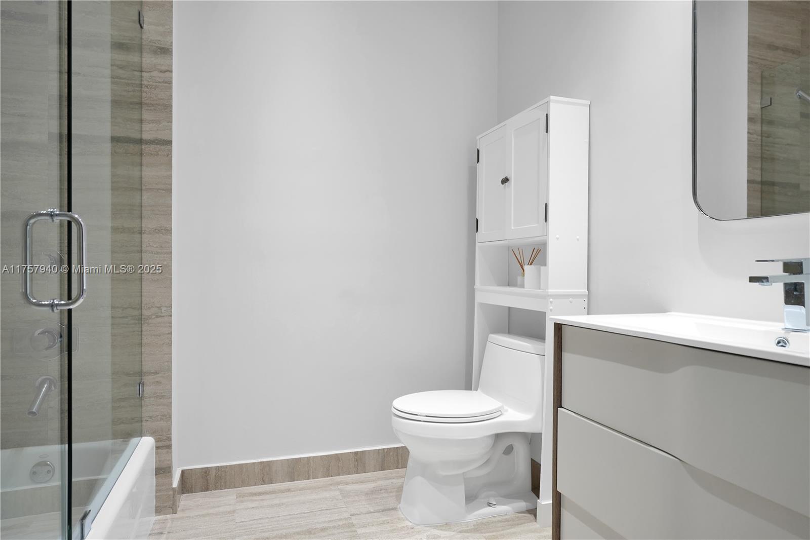 TDR TOWER III CONDO - Residential