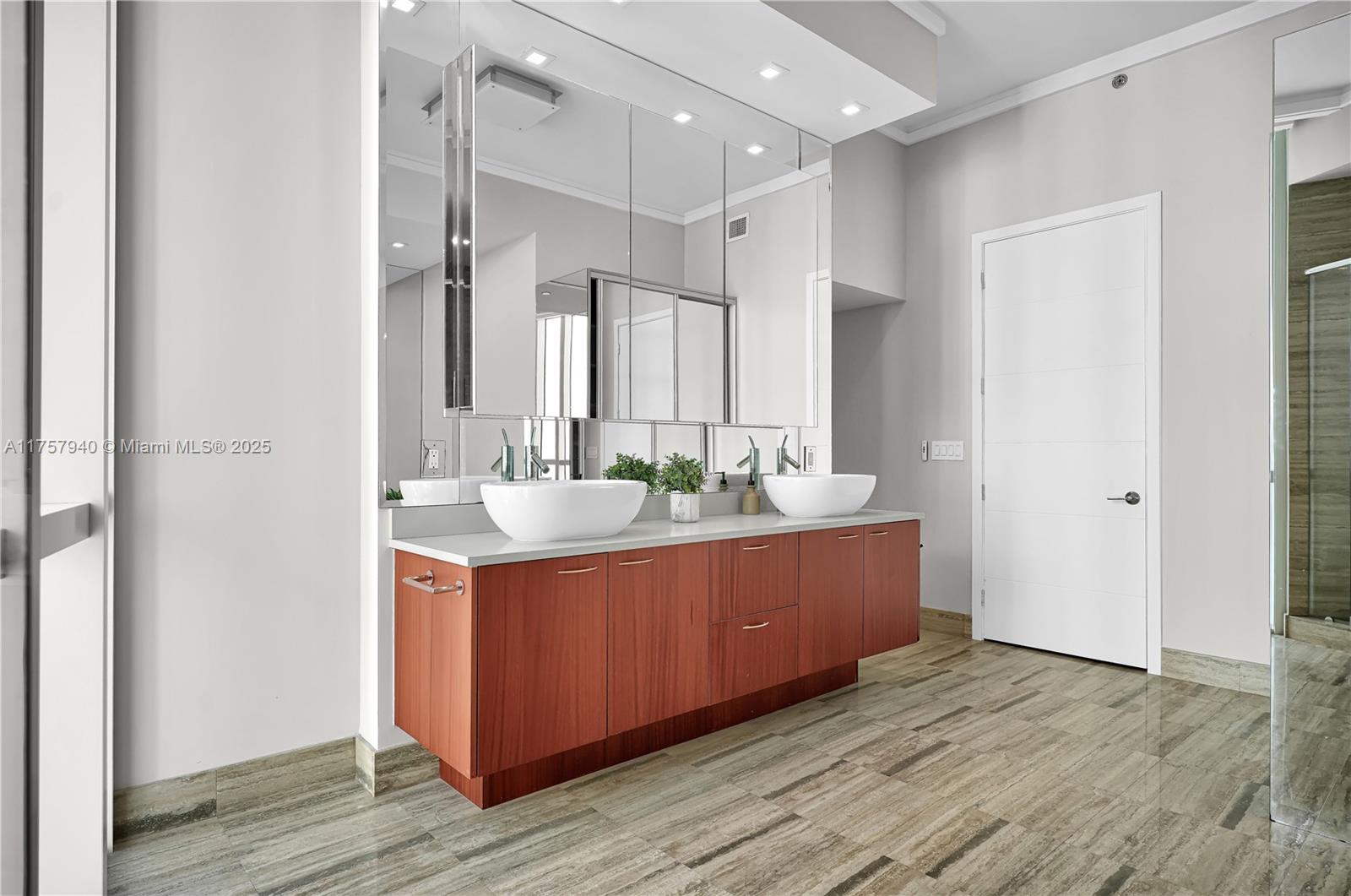 TDR TOWER III CONDO - Residential