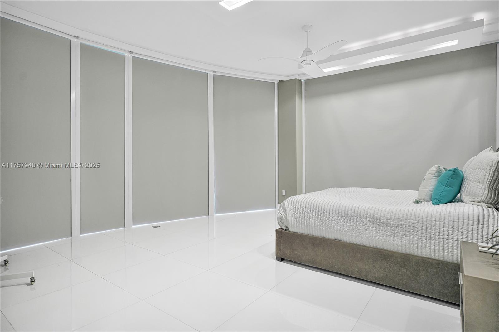 TDR TOWER III CONDO - Residential