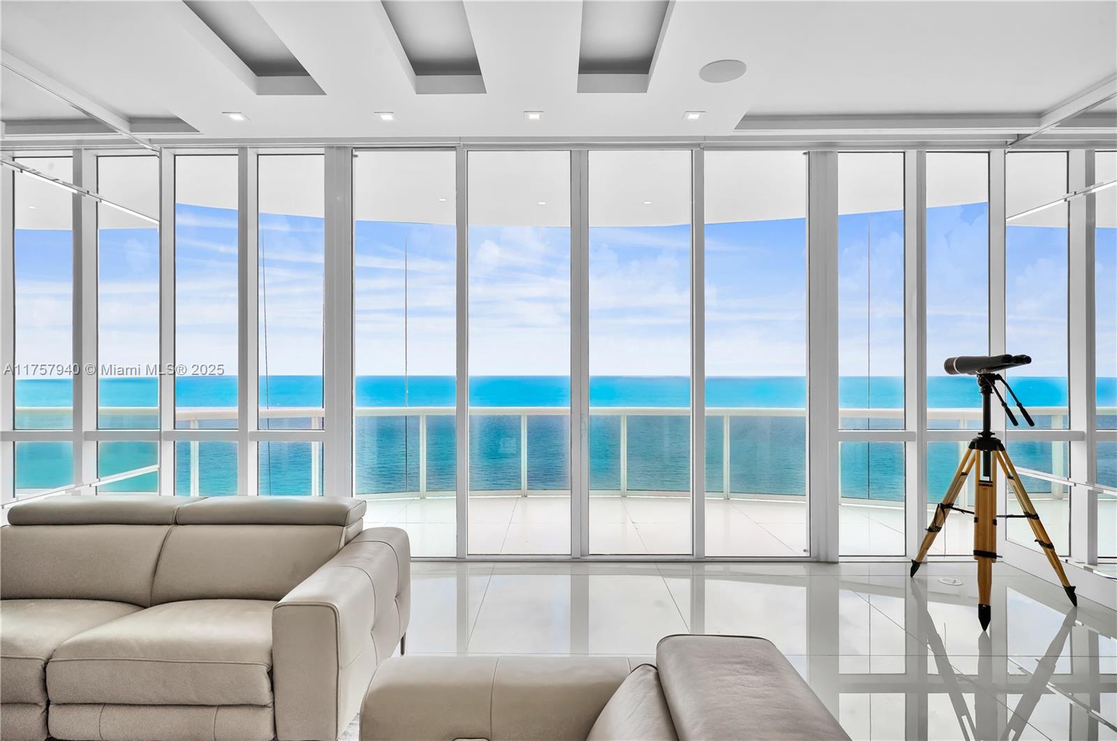 TDR TOWER III CONDO - Residential