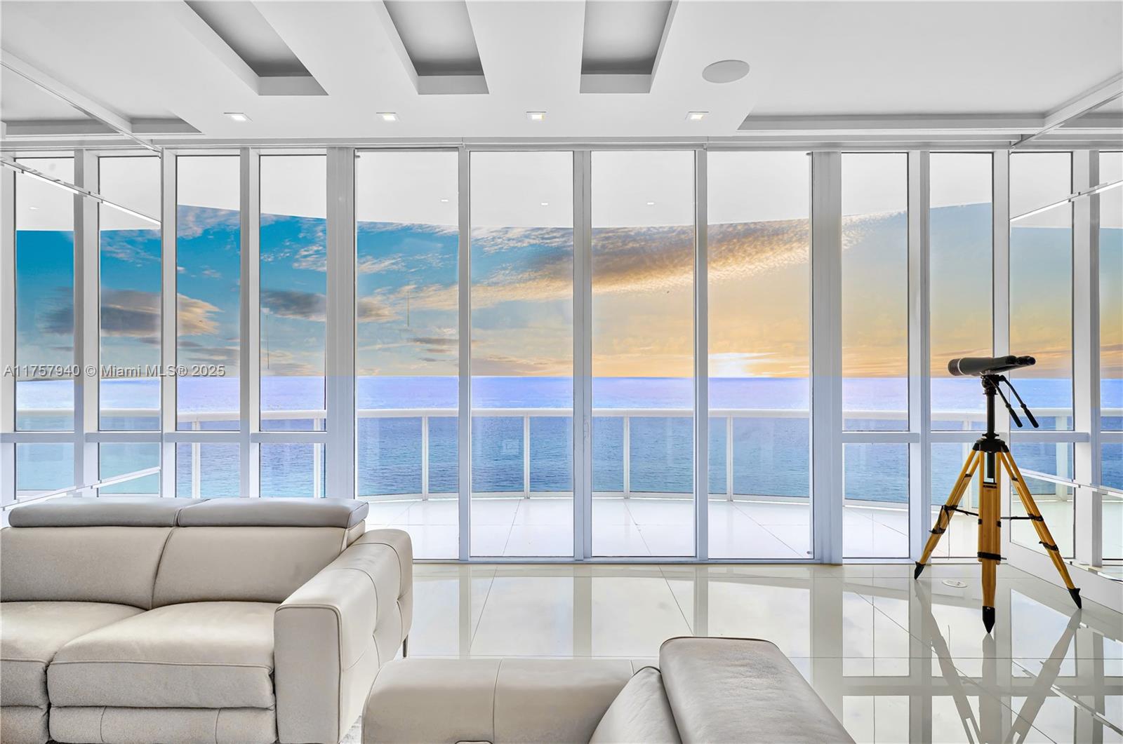 TDR TOWER III CONDO - Residential