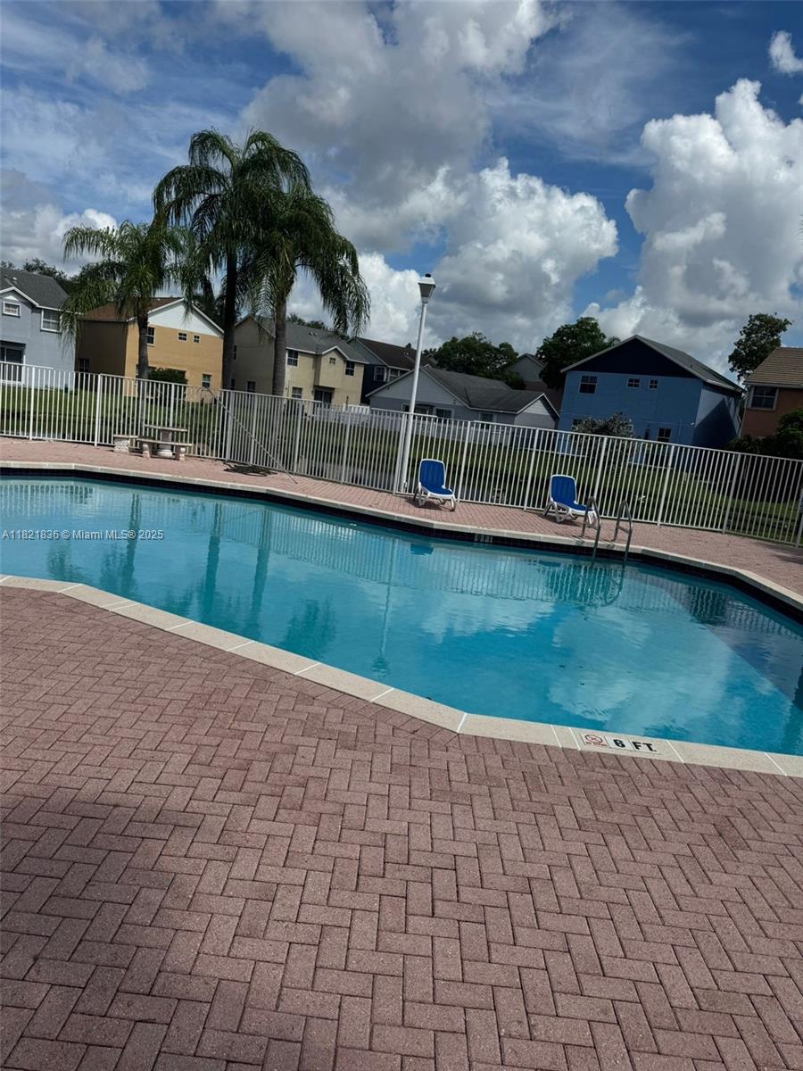 CORAL LAKES - Residential