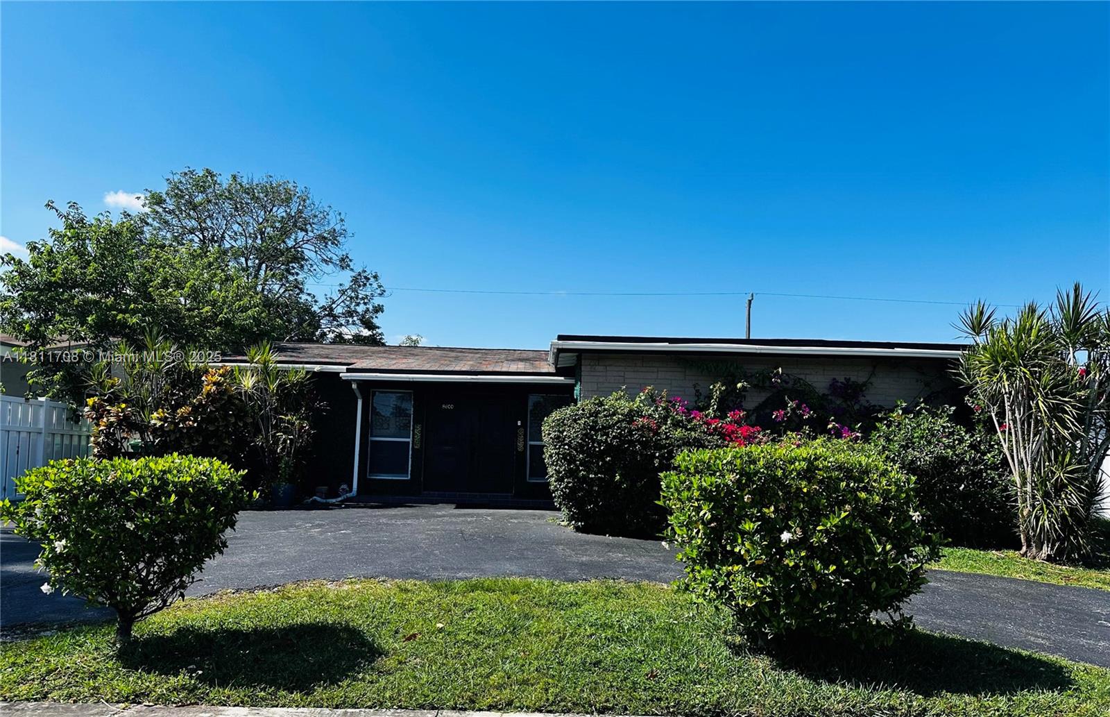 Property for Sale at 8600 Nw 25th Ct, Sunrise, Miami-Dade County, Florida - Bedrooms: 3 
Bathrooms: 2  - $697,000