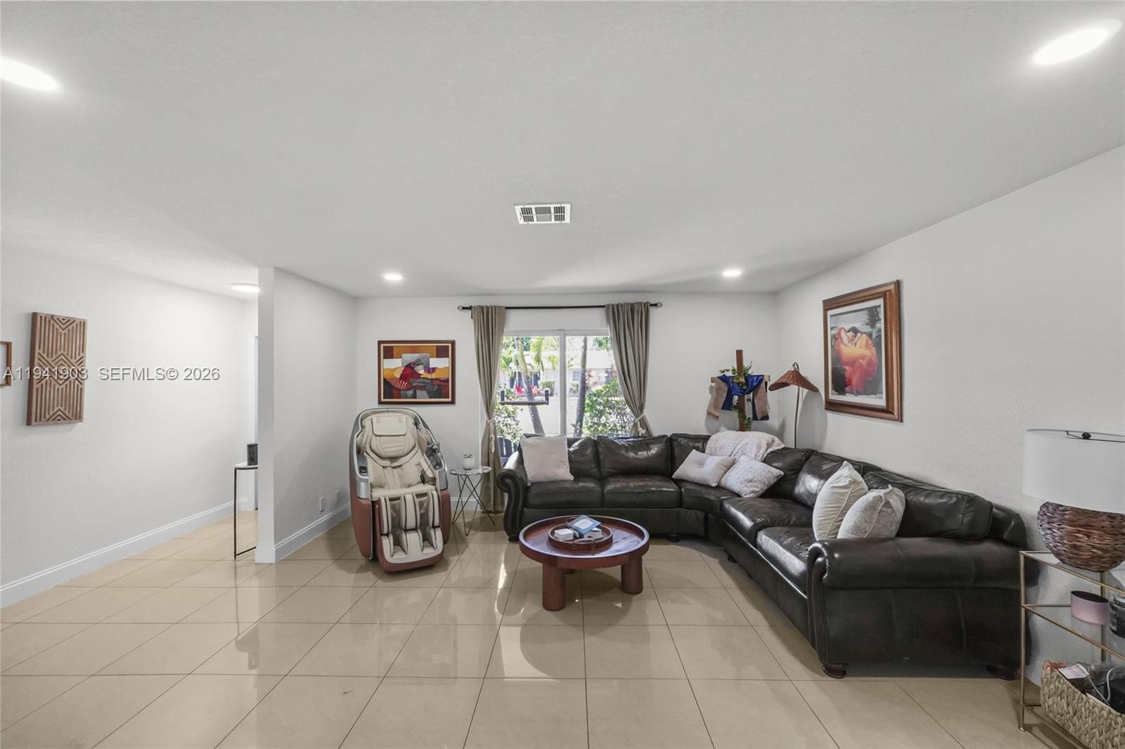 CASTLEWOOD - Residential