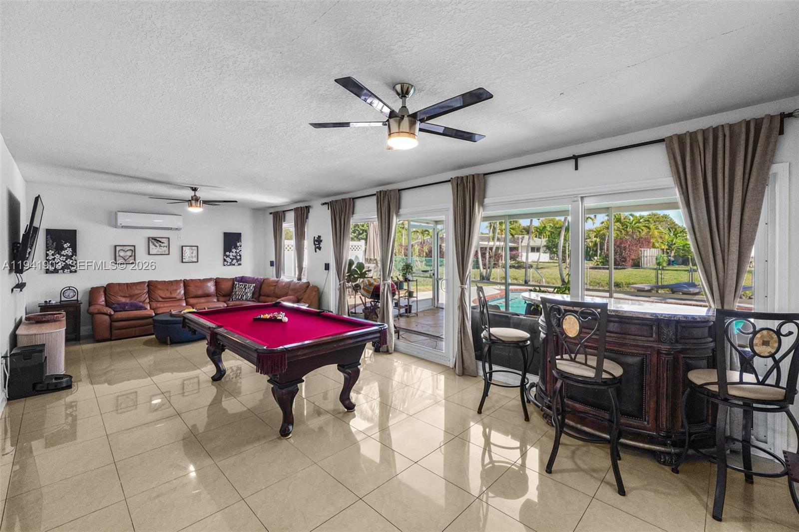 CASTLEWOOD - Residential