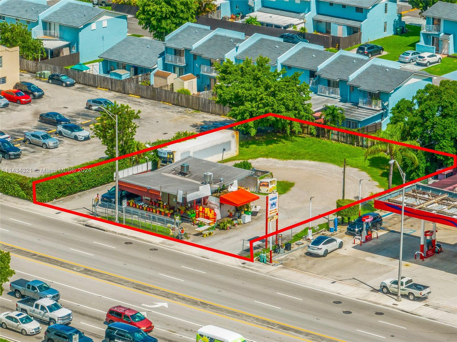 Open your business on Miami’s vibrant Bird Road. This retail/Drive trough building in the heart of Bird Road offers over 13,900 Sqft Lot with a 900+/- Sqft Building, well suited for a drive-thru business but most commercial uses allowed as well. Great signage visibility. This building is located on one of the hottest parts of Bird Road. The area enjoys great public transportation, centric to all the major neighborhoods and employment centers, walkability, and a rich cultural environment.