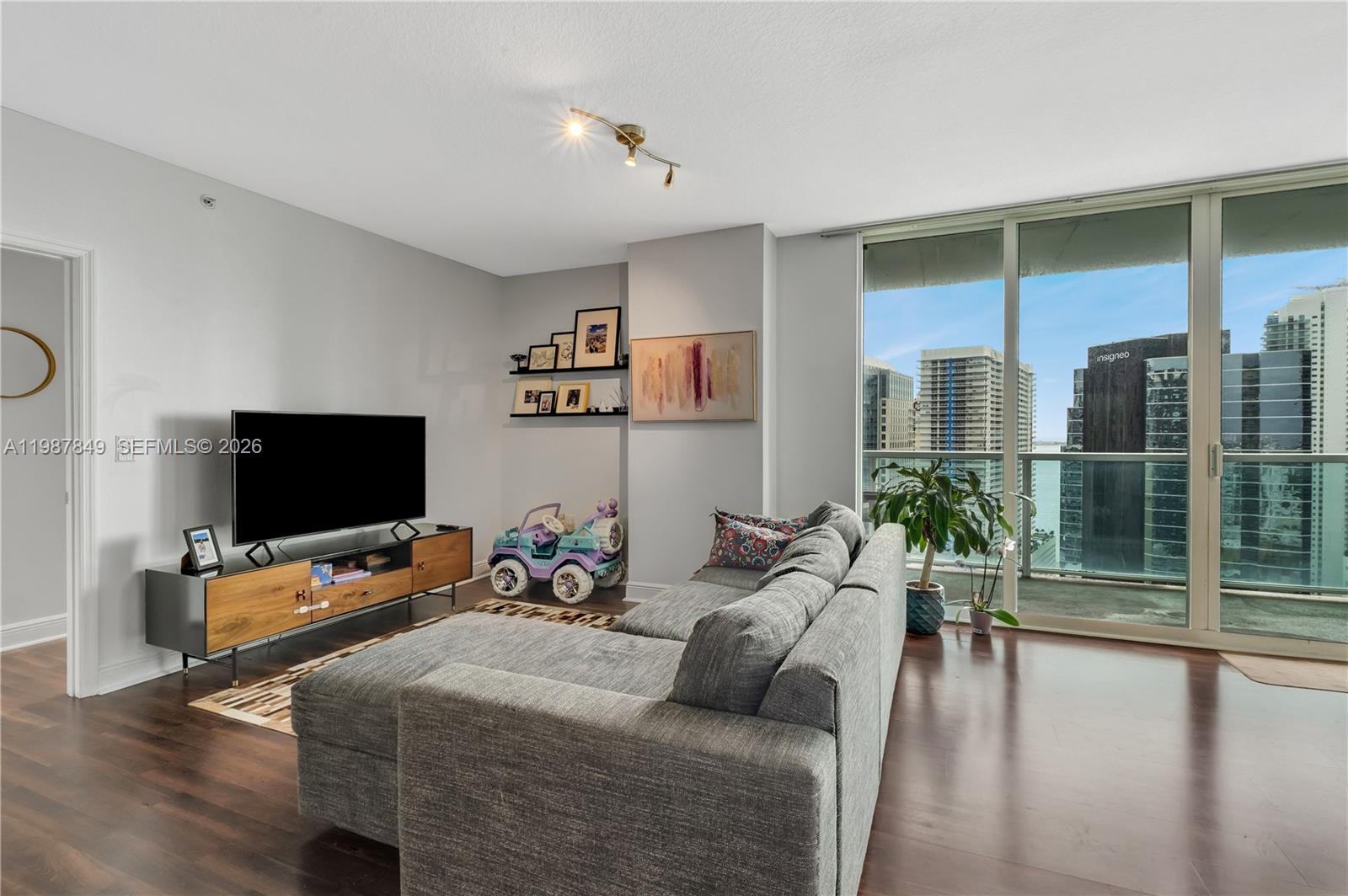 VUE AT BRICKELL CONDO - Residential Lease