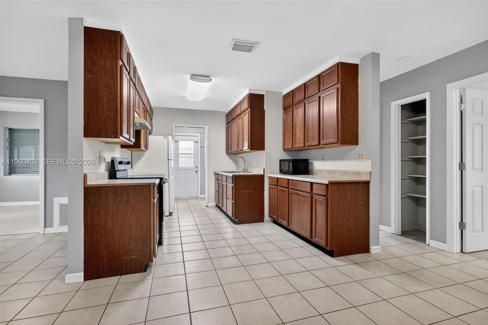 WELWYN MANOR - Residential