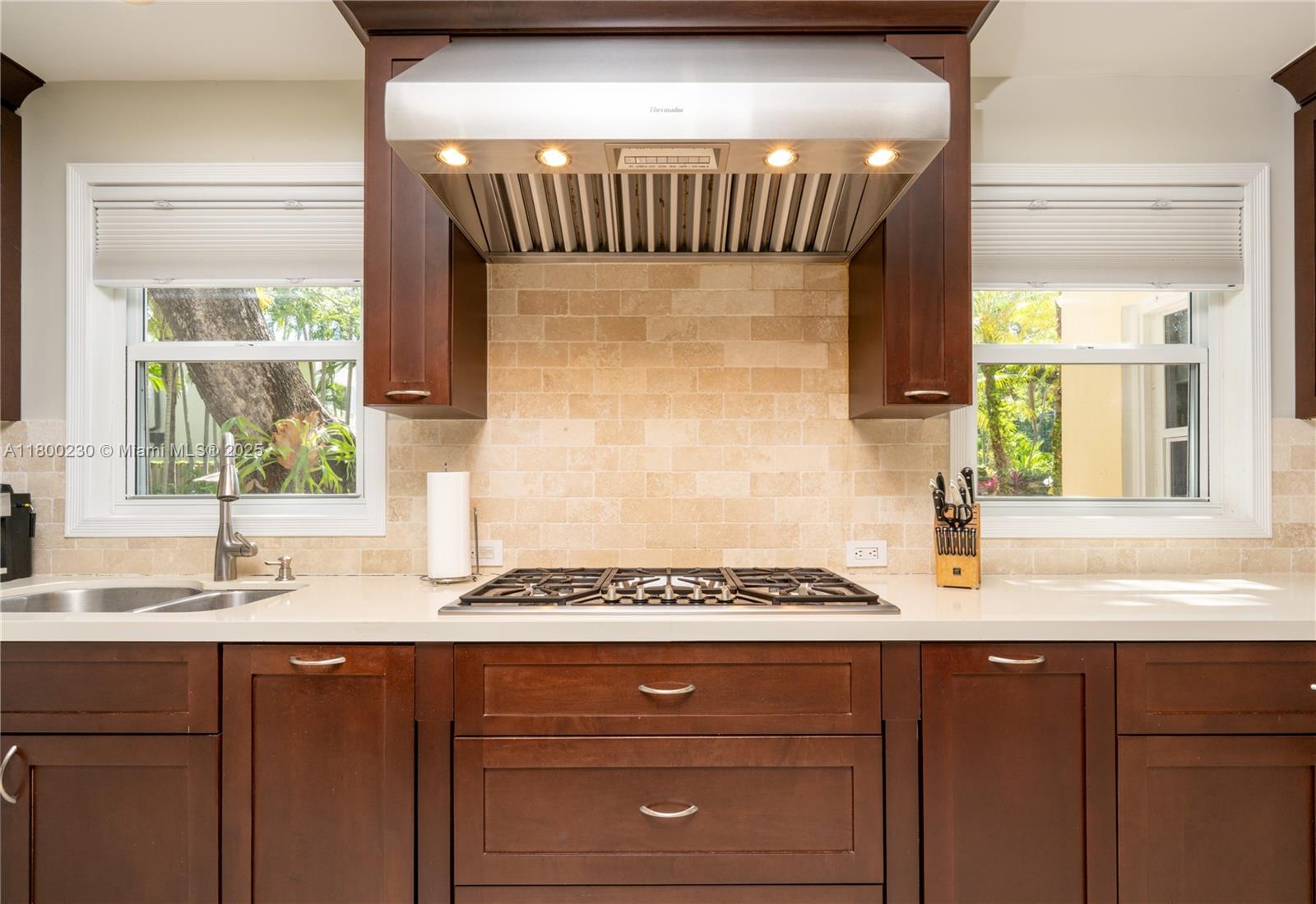 NATOMA MANORS RE SUB - Residential Lease