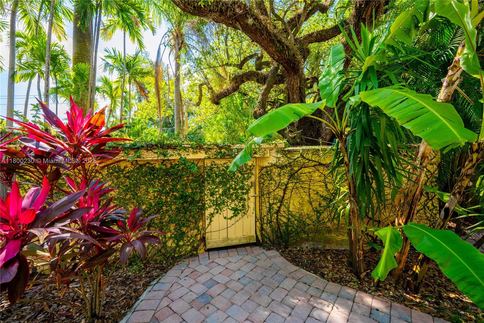 NATOMA MANORS RE SUB - Residential Lease