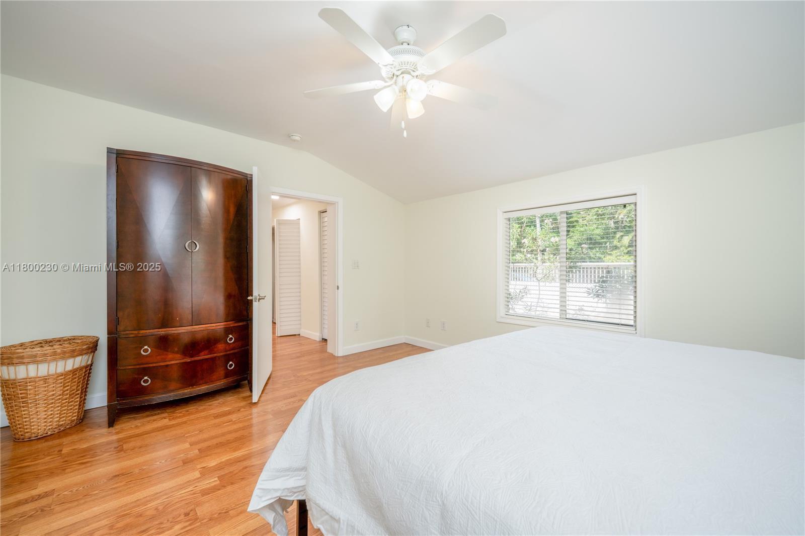 NATOMA MANORS RE SUB - Residential Lease