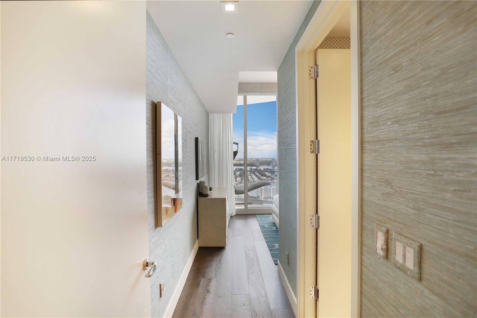 JADE SIGNATURE CONDO - Residential