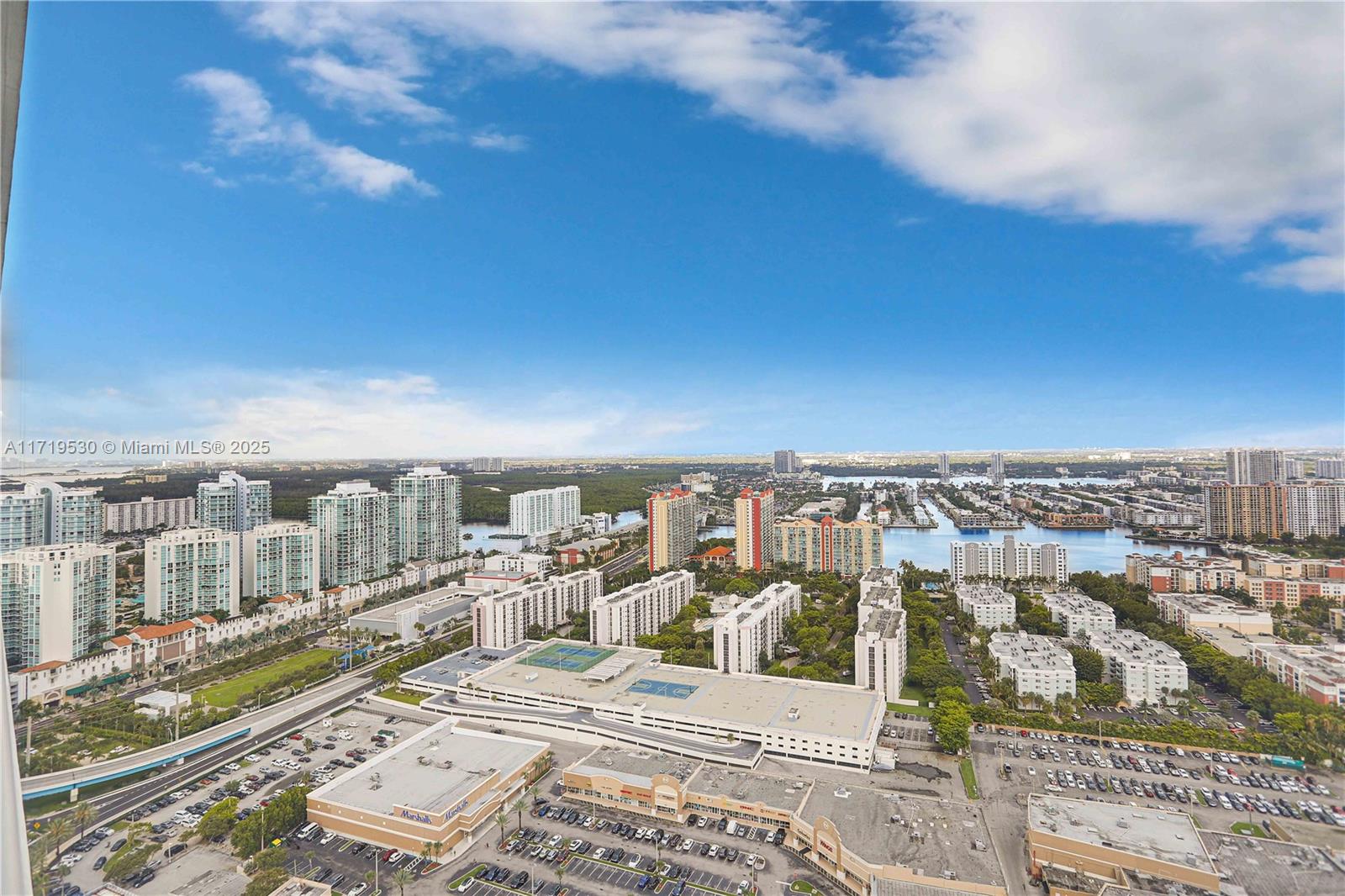 JADE SIGNATURE CONDO - Residential