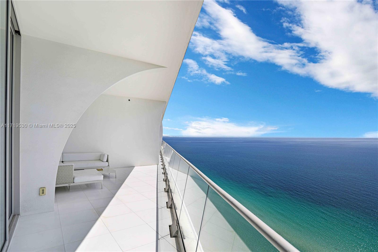 JADE SIGNATURE CONDO - Residential