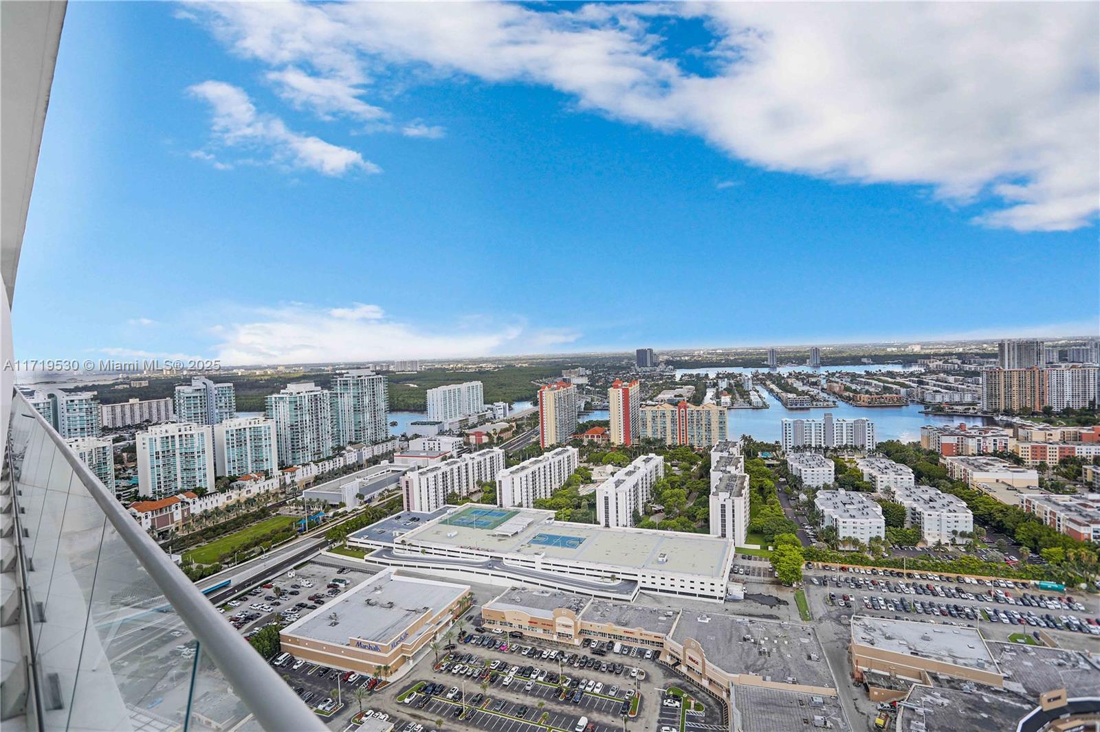 JADE SIGNATURE CONDO - Residential