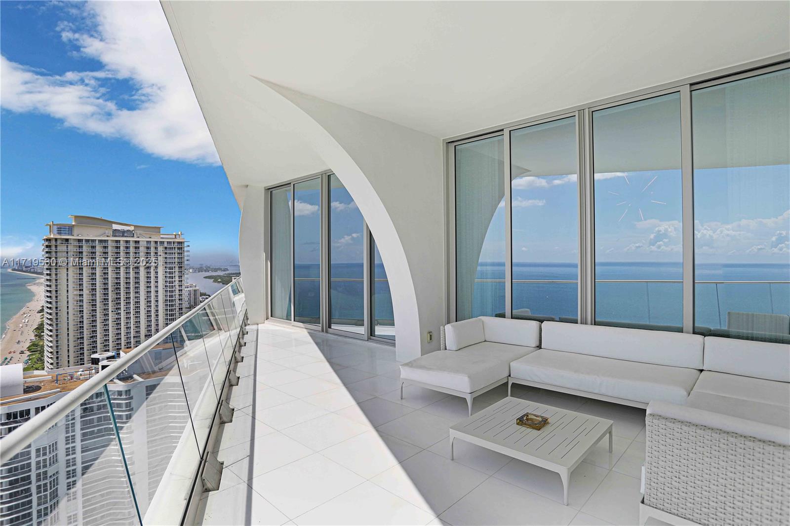 JADE SIGNATURE CONDO - Residential