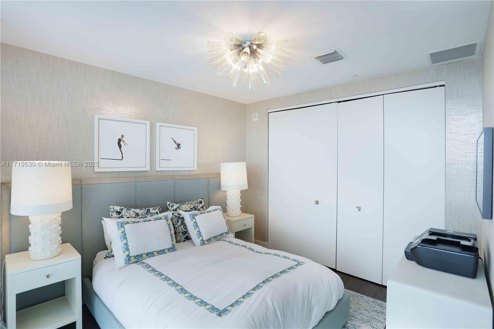 JADE SIGNATURE CONDO - Residential