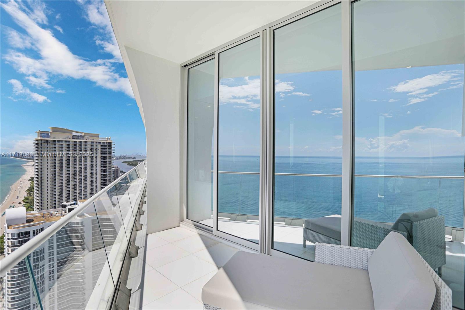 JADE SIGNATURE CONDO - Residential