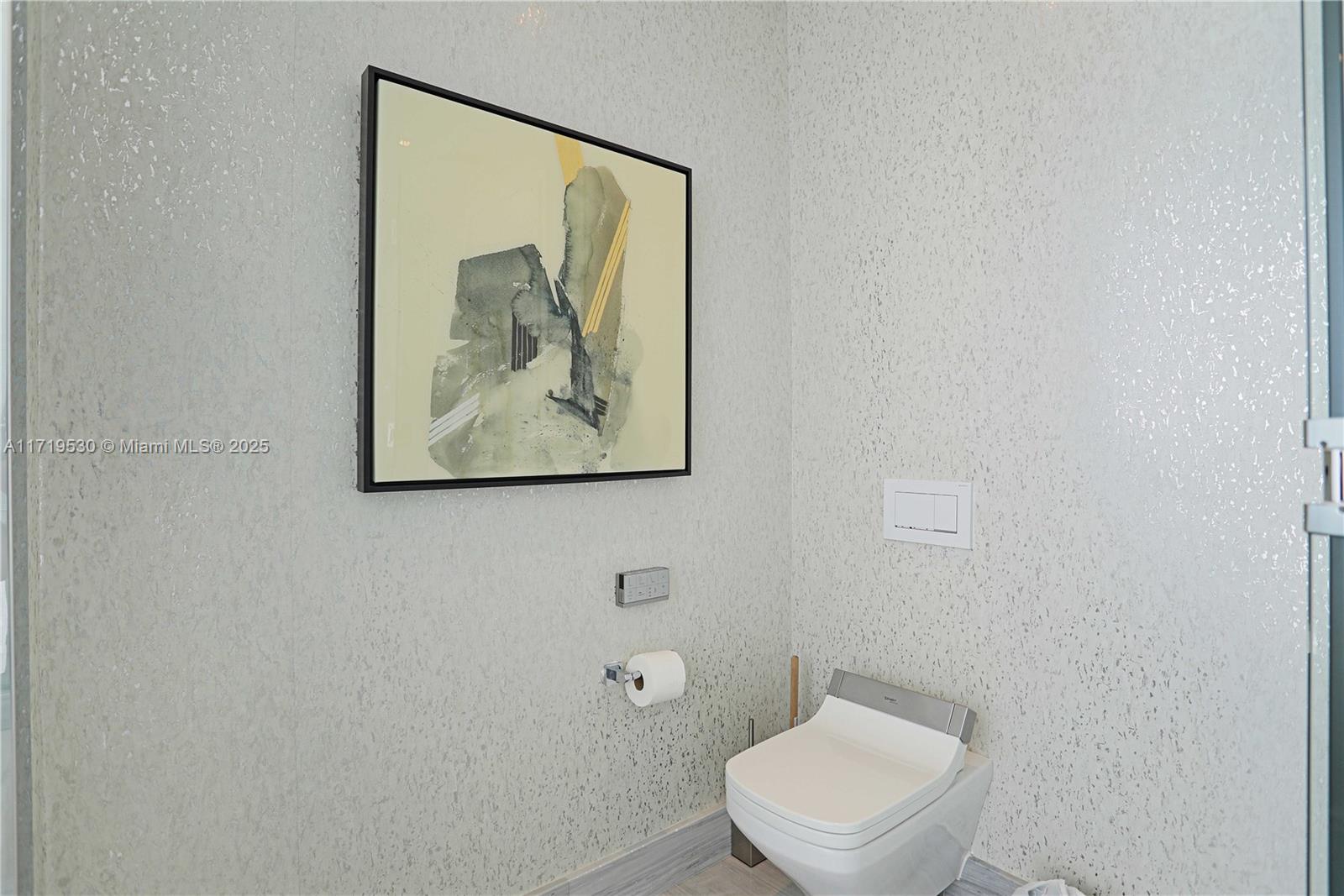 JADE SIGNATURE CONDO - Residential