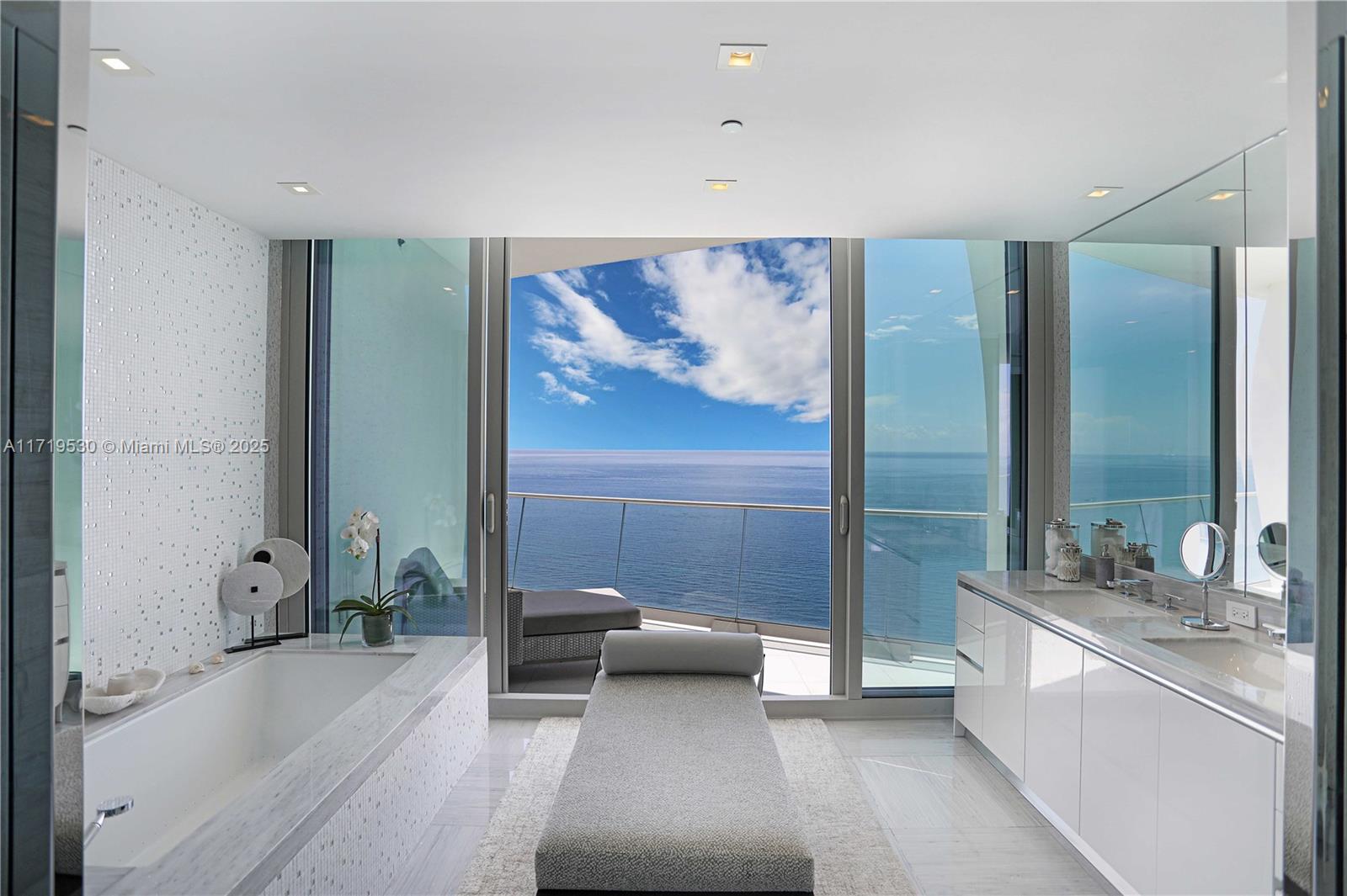 JADE SIGNATURE CONDO - Residential