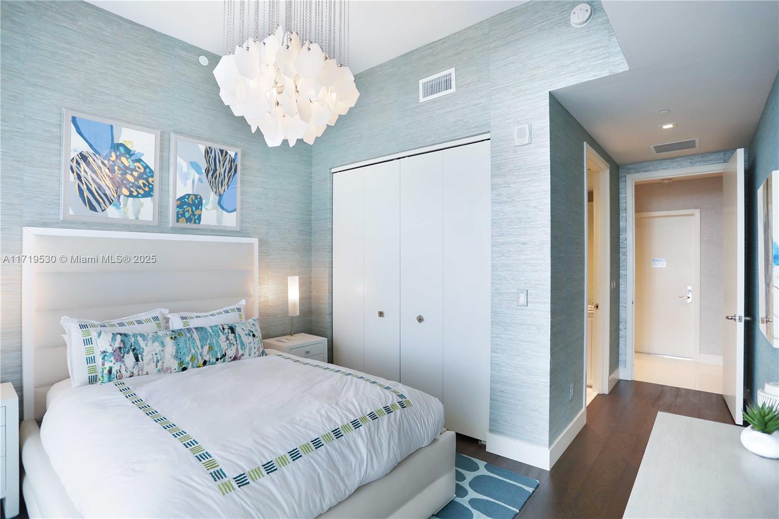 JADE SIGNATURE CONDO - Residential