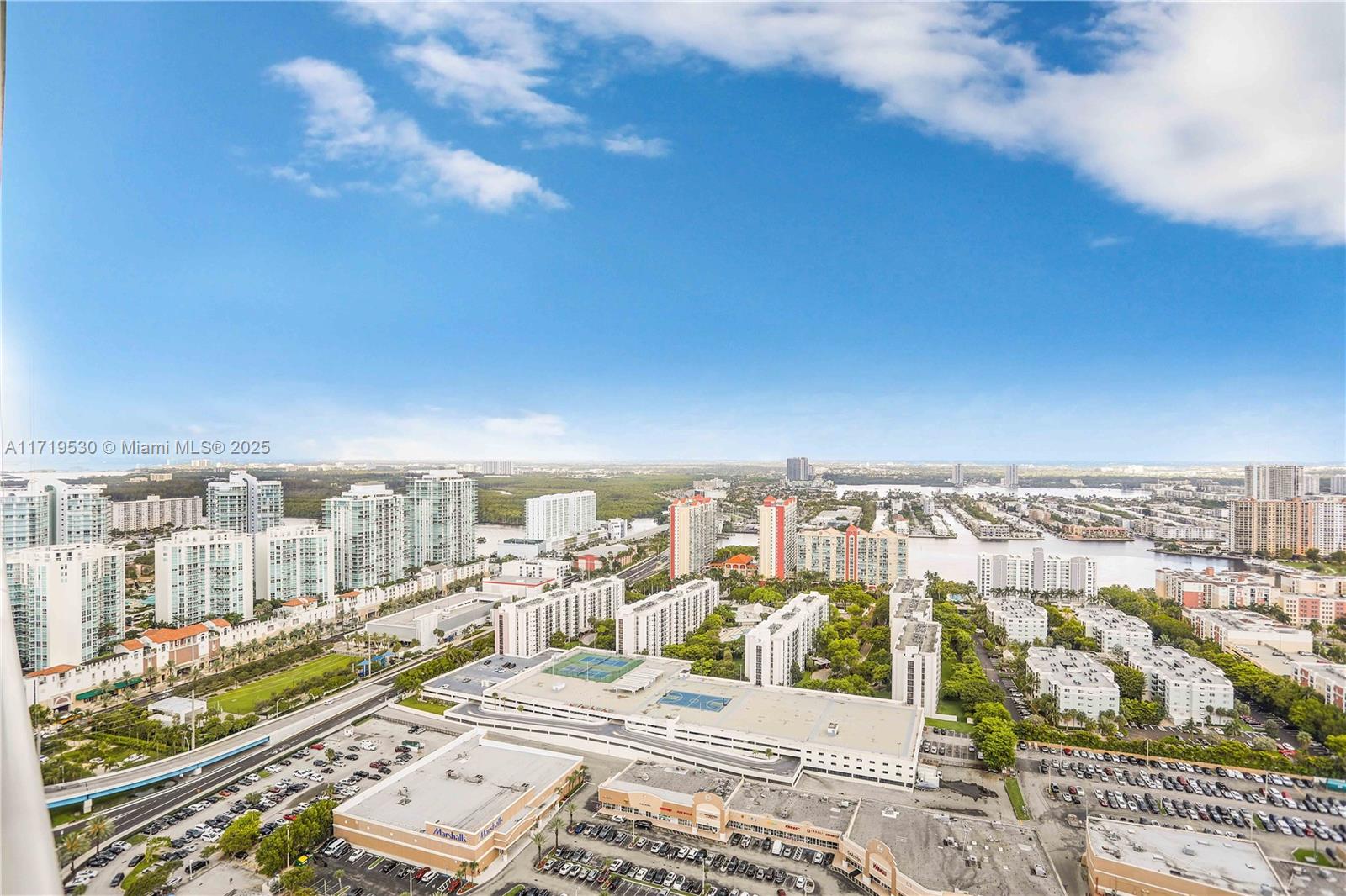 JADE SIGNATURE CONDO - Residential