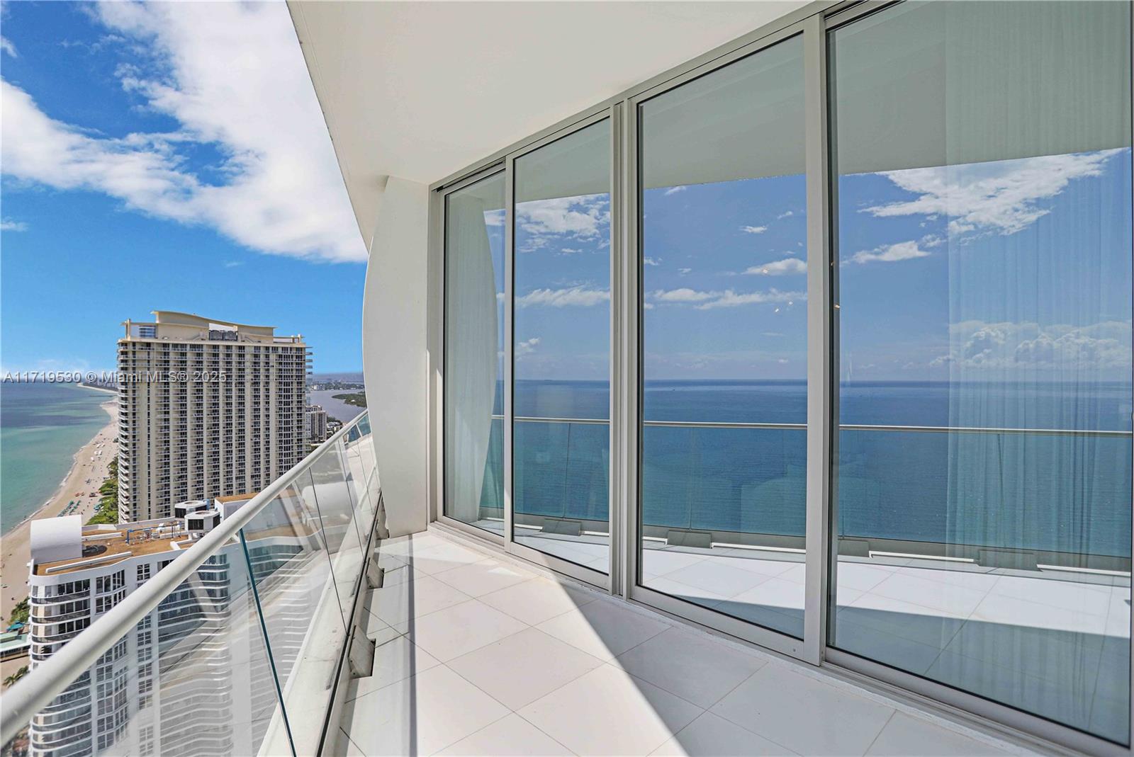 JADE SIGNATURE CONDO - Residential