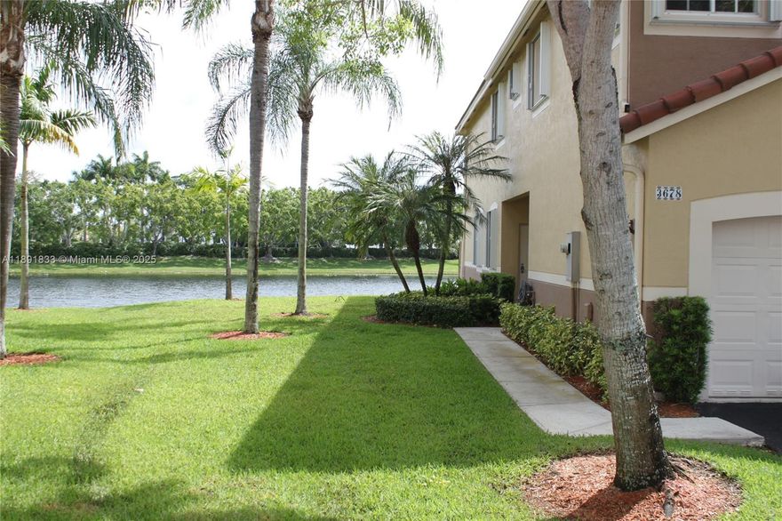 Very nice large corner townhouse in San Simeon with beautiful views of lake. Home shows great with 4 bedrooms and 2 1/2 baths and approximately 1750 sf living area. Home is with fully upgraded kitchen, flooring and bathrooms. Community has a pool and is a perfect rental close to the best schools in Weston and with plenty of restaurants nearby. Available December 20th, 2025!
