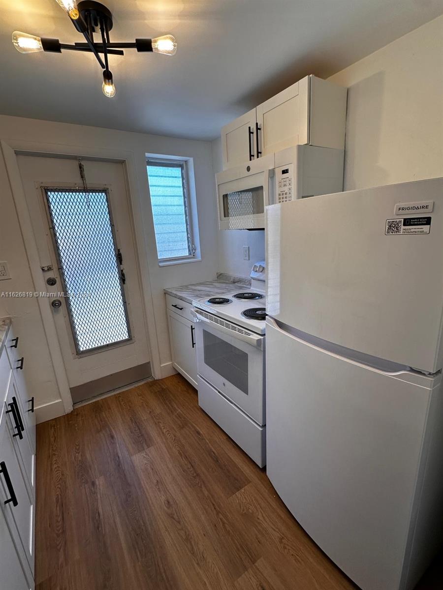 626 CONDOMINIUM - Residential