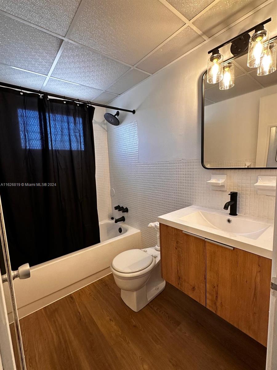 626 CONDOMINIUM - Residential