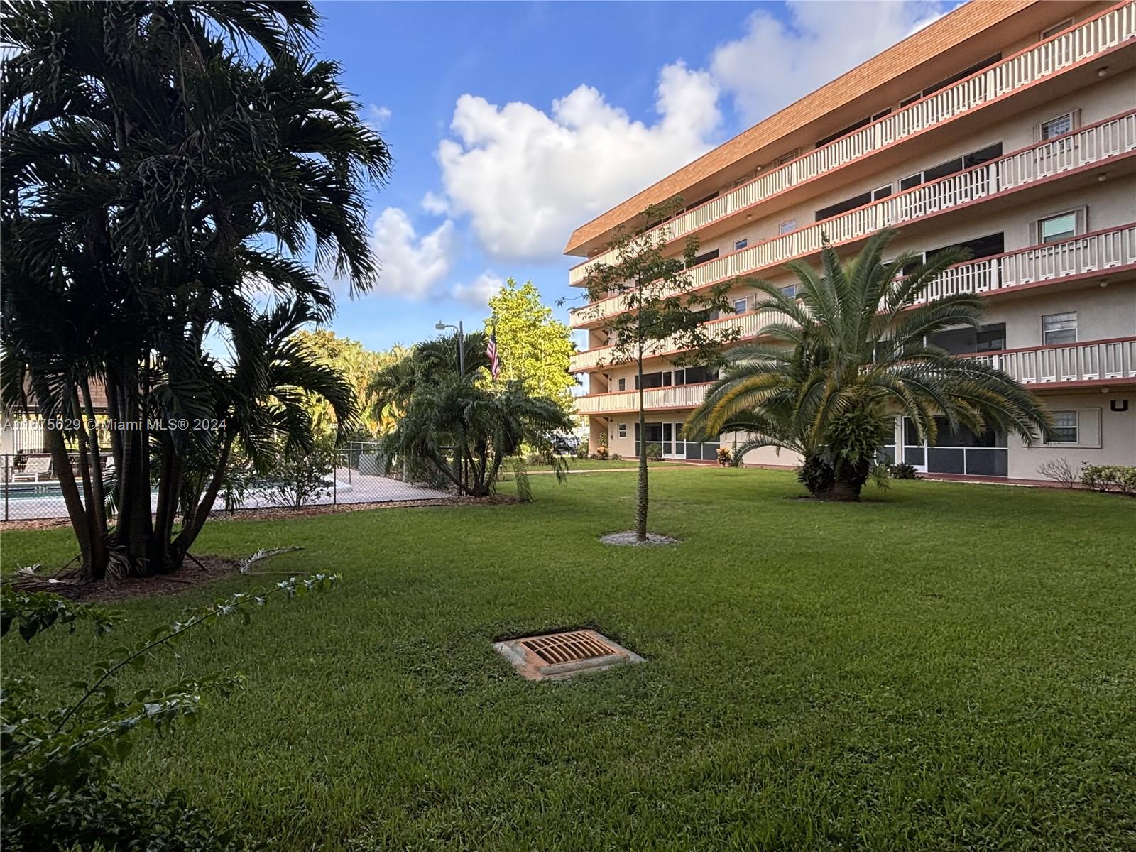 BEVERLY HILLS CONDO - Residential