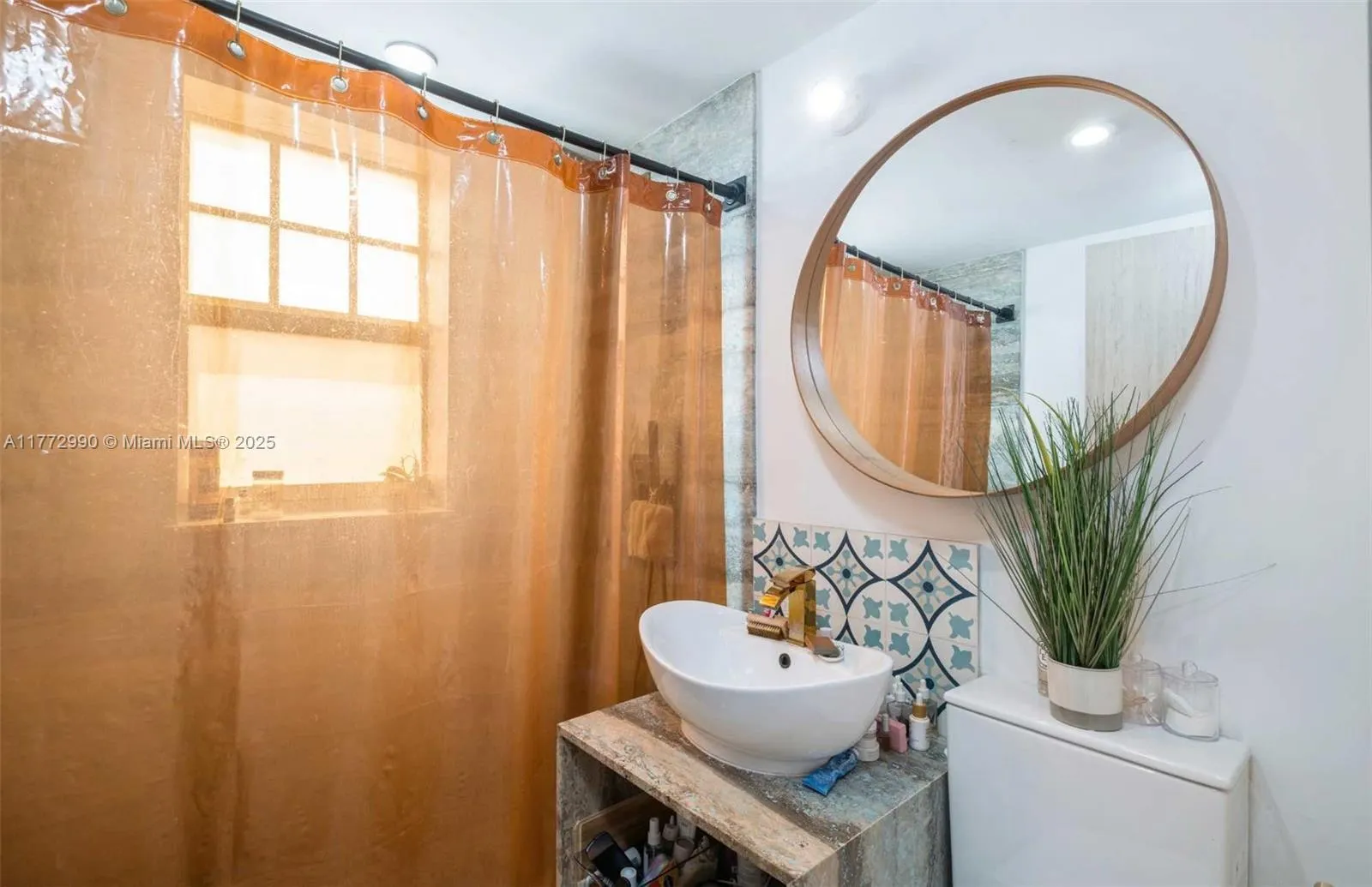 Miami Beach, Florida 33139, United States, 1 Bedroom Bedrooms, ,1 BathroomBathrooms,Residential,Active,99921