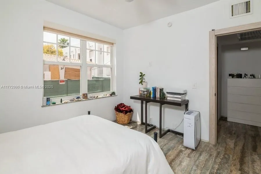 Miami Beach, Florida 33139, United States, 1 Bedroom Bedrooms, ,1 BathroomBathrooms,Residential,Active,99921