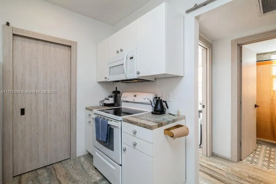 Miami Beach, Florida 33139, United States, 1 Bedroom Bedrooms, ,1 BathroomBathrooms,Residential,Active,99921