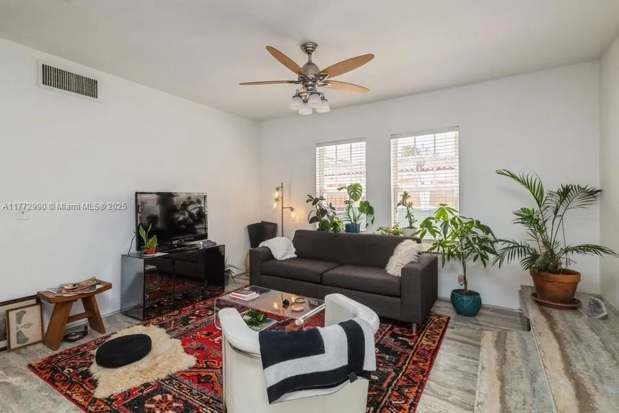 Miami Beach, Florida 33139, United States, 1 Bedroom Bedrooms, ,1 BathroomBathrooms,Residential,Active,99921