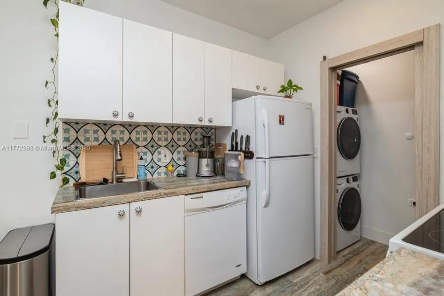 Miami Beach, Florida 33139, United States, 1 Bedroom Bedrooms, ,1 BathroomBathrooms,Residential,Active,99921