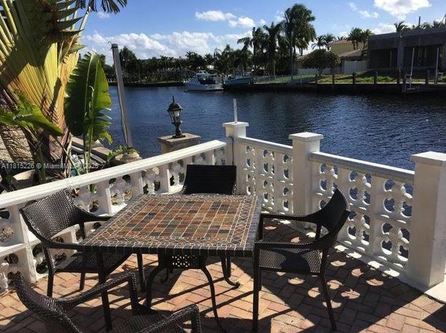 1100 Pine Dr 106