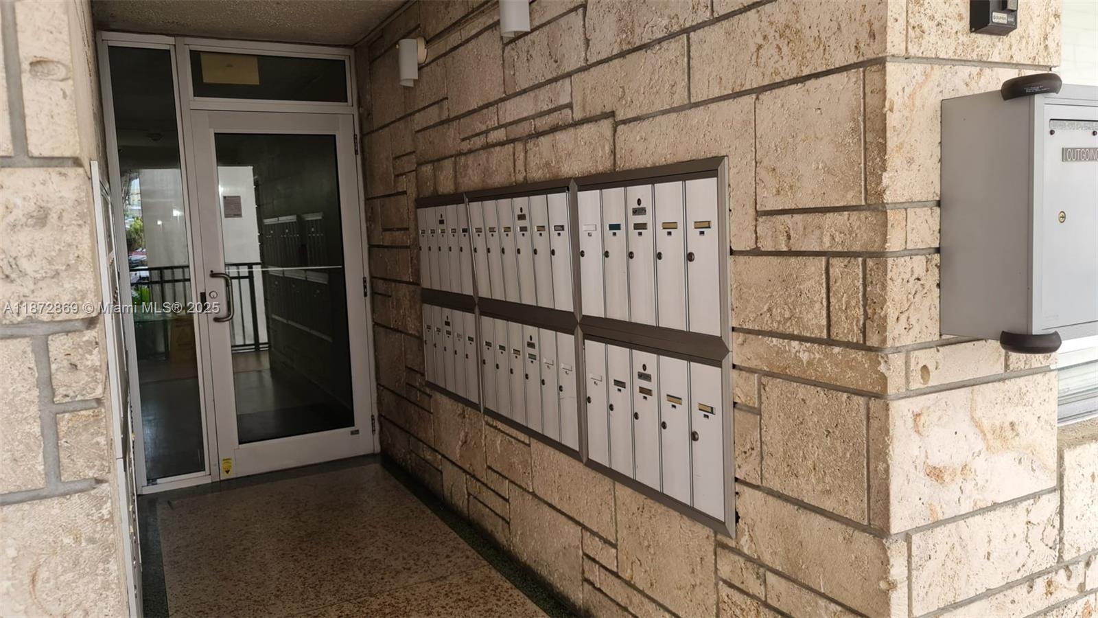 EL CID CONDO - Residential