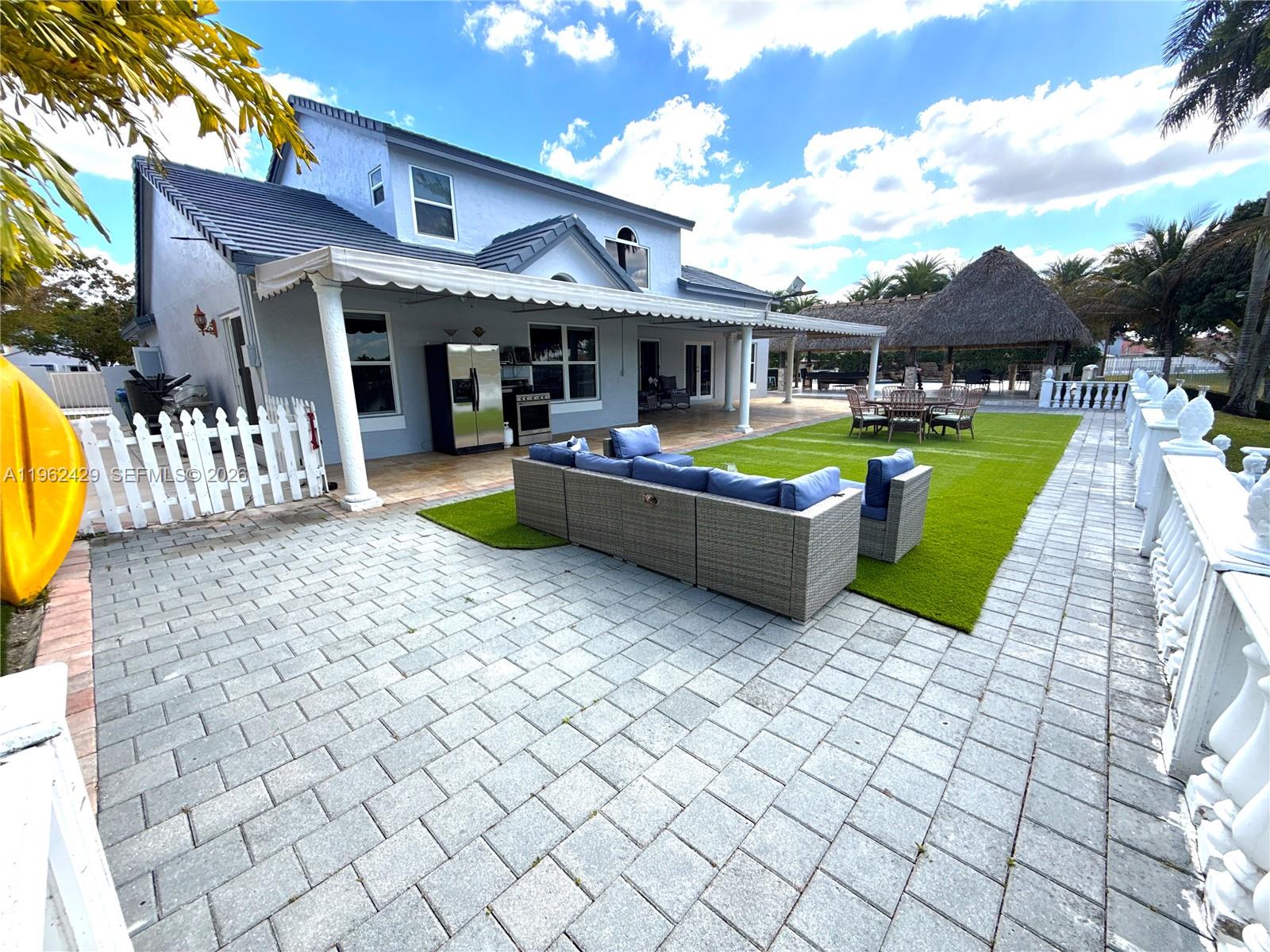 LAKES ON THE GREEN - SEC - Residential