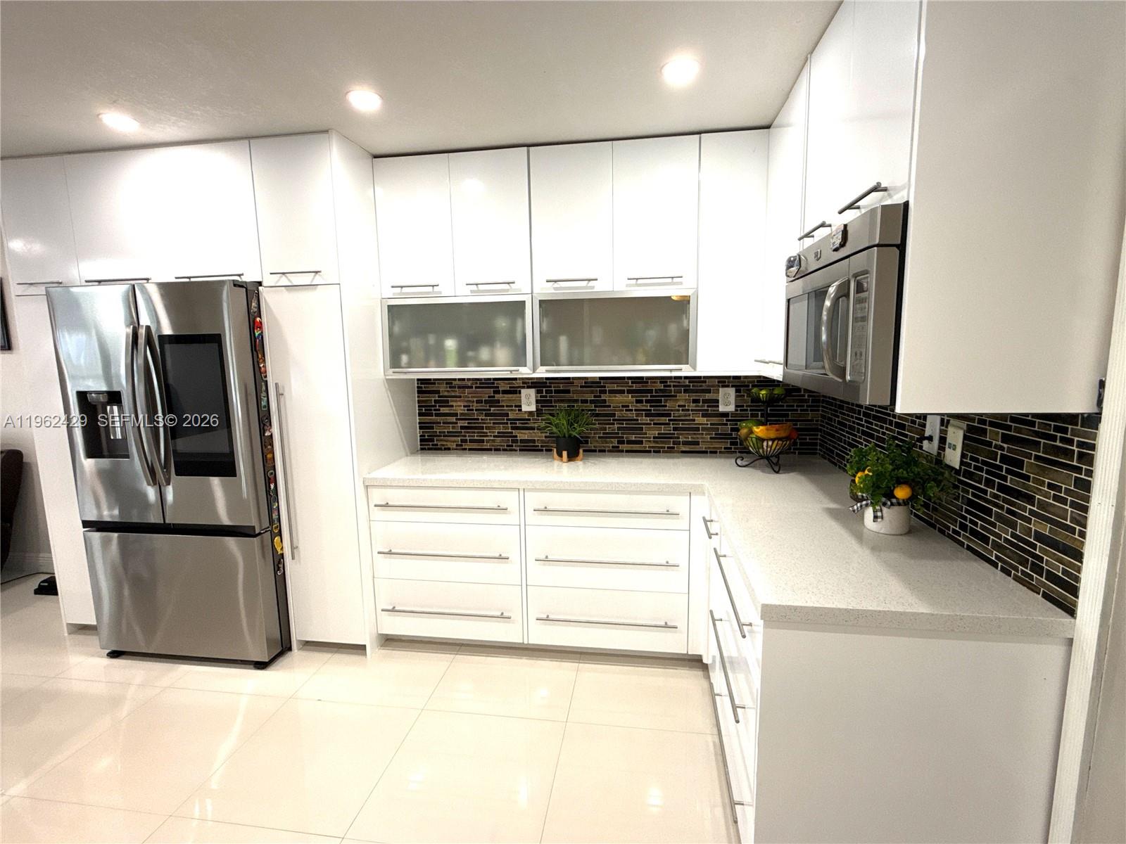 LAKES ON THE GREEN - SEC - Residential