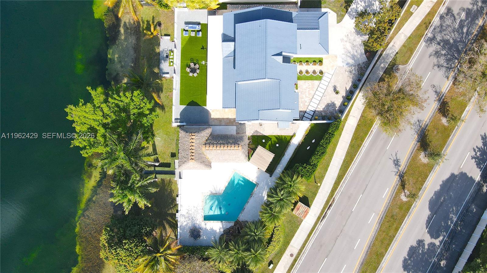 LAKES ON THE GREEN - SEC - Residential