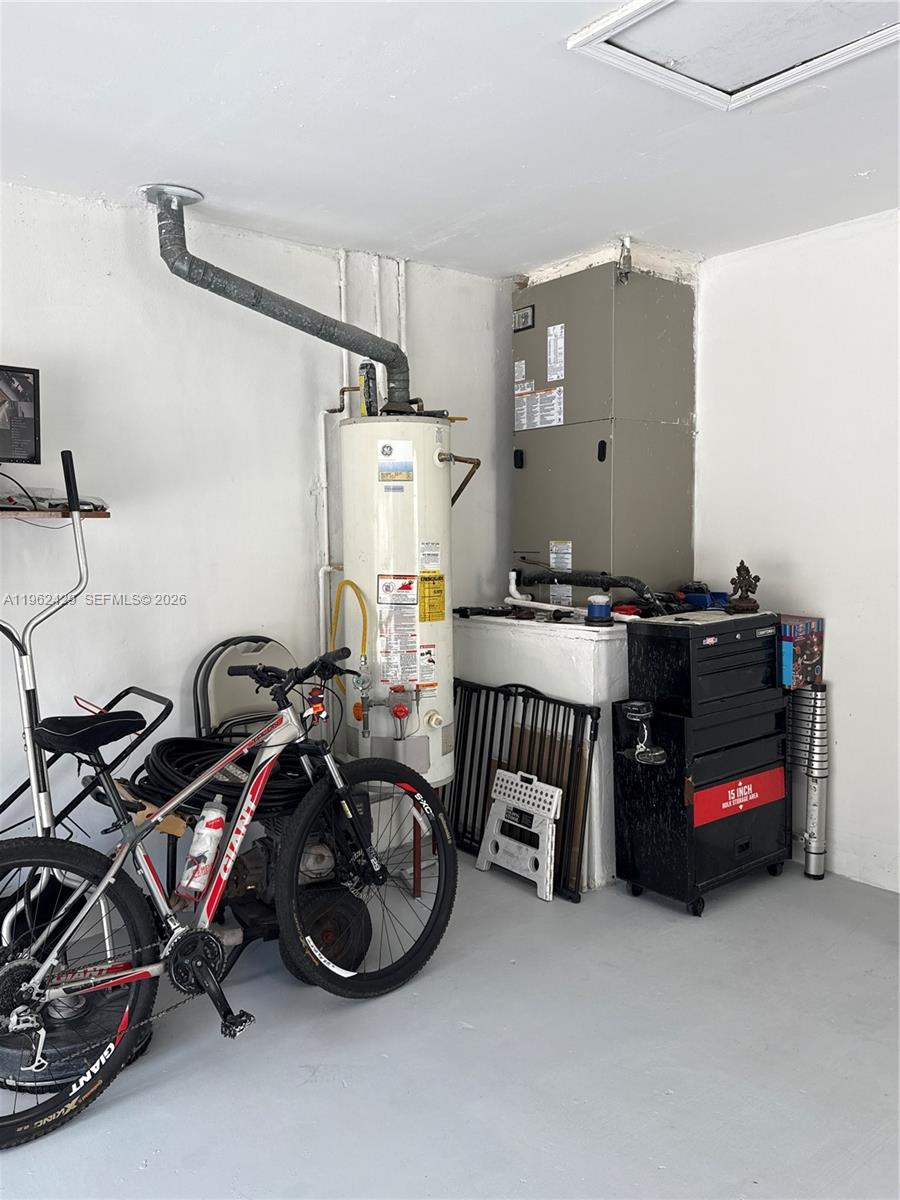 LAKES ON THE GREEN - SEC - Residential