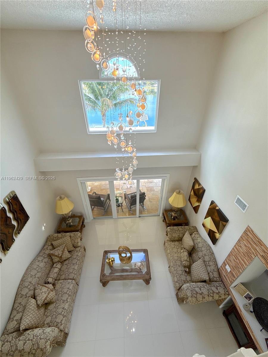 LAKES ON THE GREEN - SEC - Residential