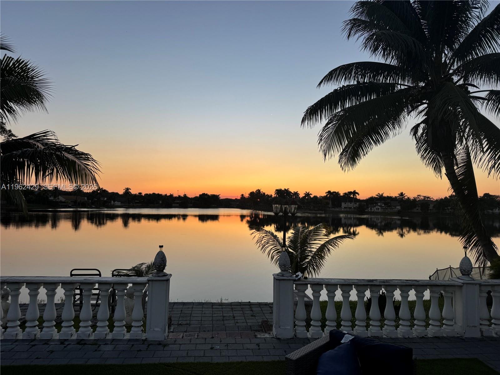 LAKES ON THE GREEN - SEC - Residential