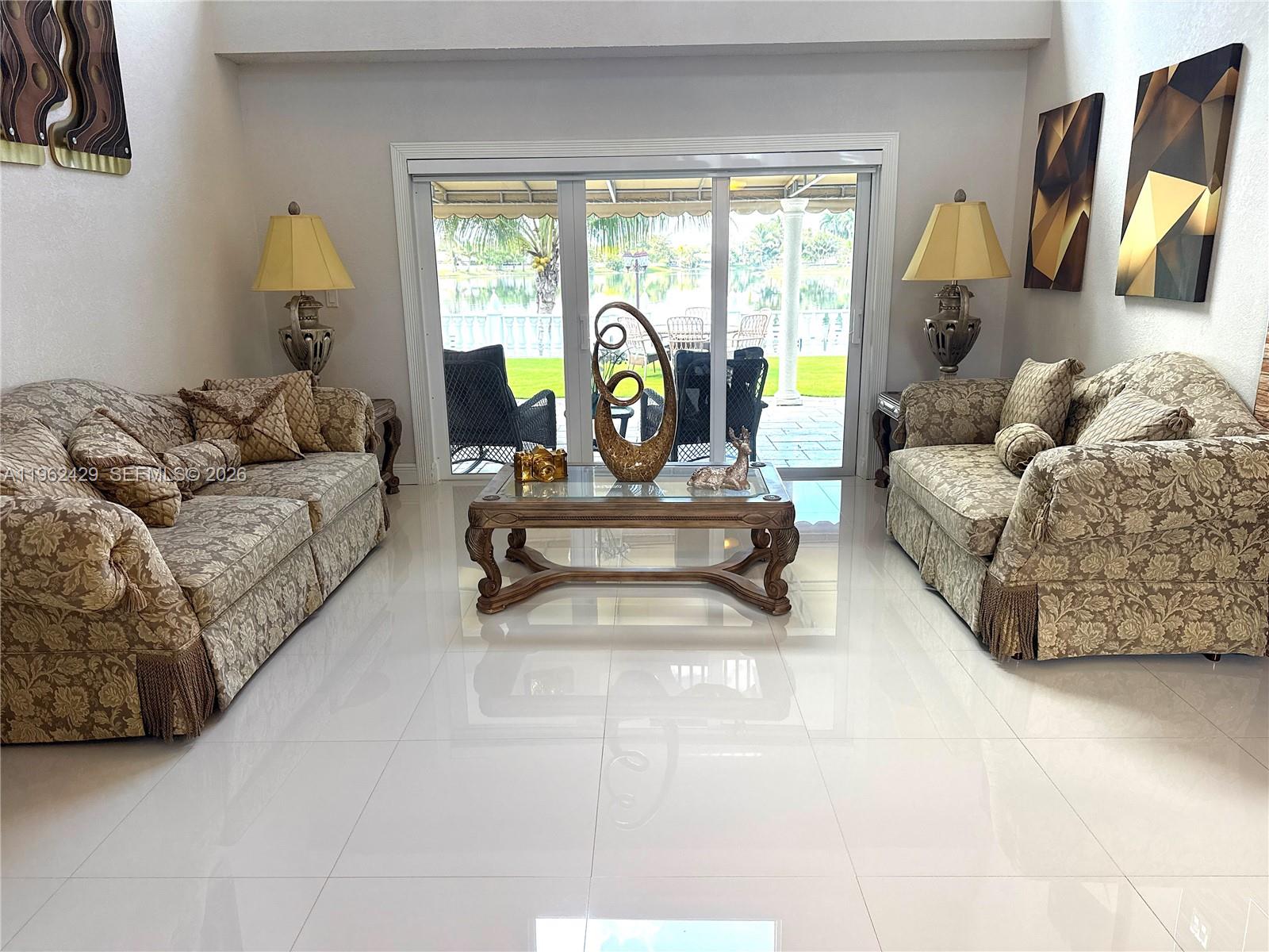 LAKES ON THE GREEN - SEC - Residential