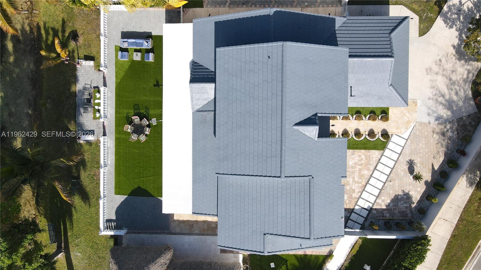 LAKES ON THE GREEN - SEC - Residential