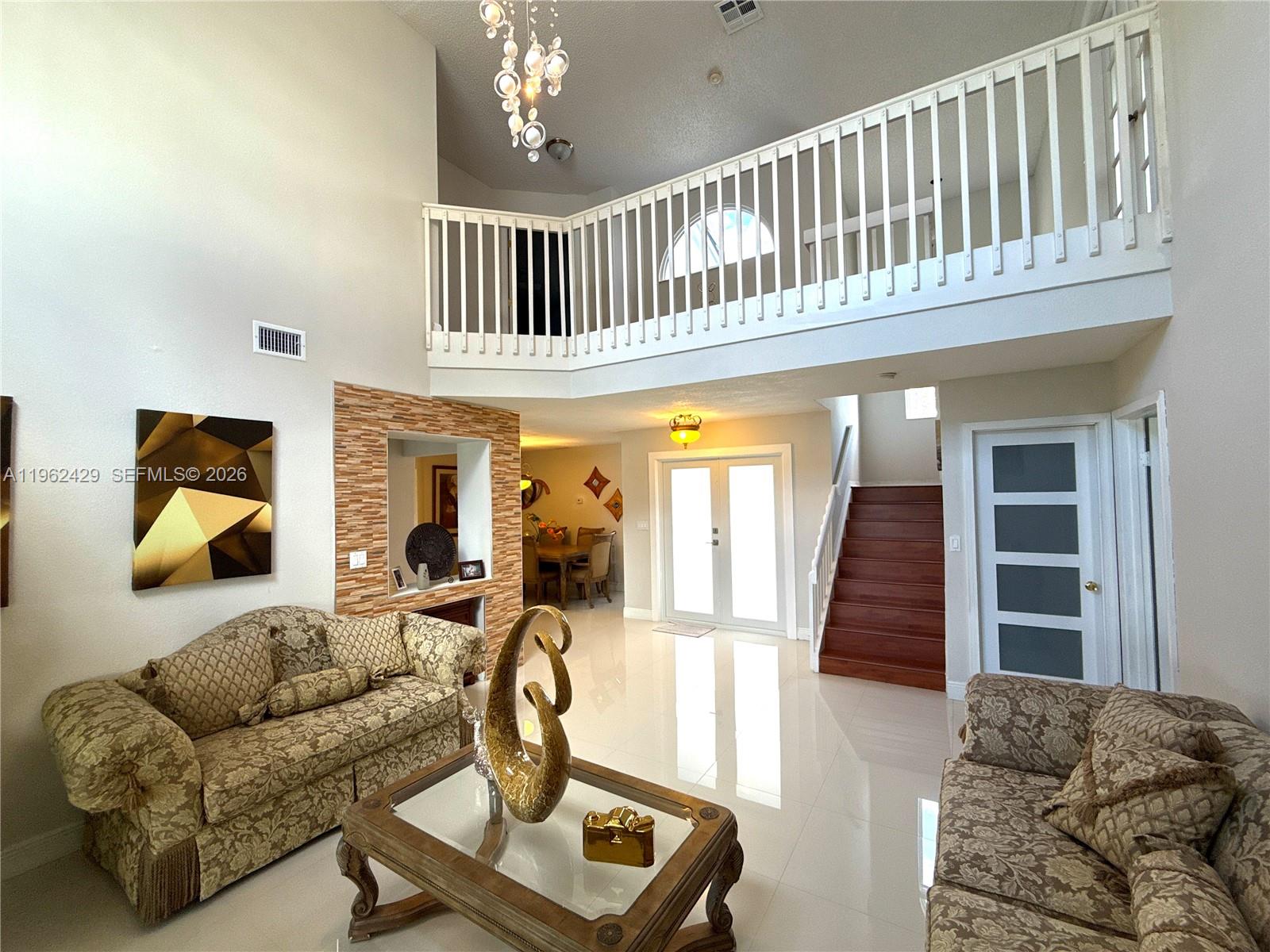 LAKES ON THE GREEN - SEC - Residential