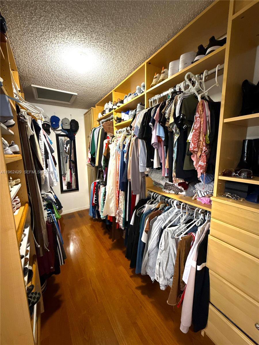 LAKES ON THE GREEN - SEC - Residential