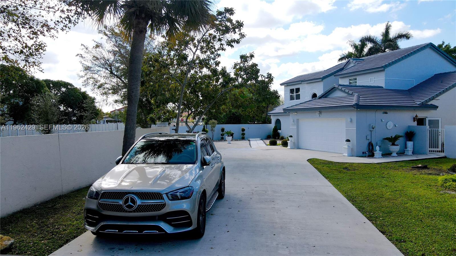 LAKES ON THE GREEN - SEC - Residential