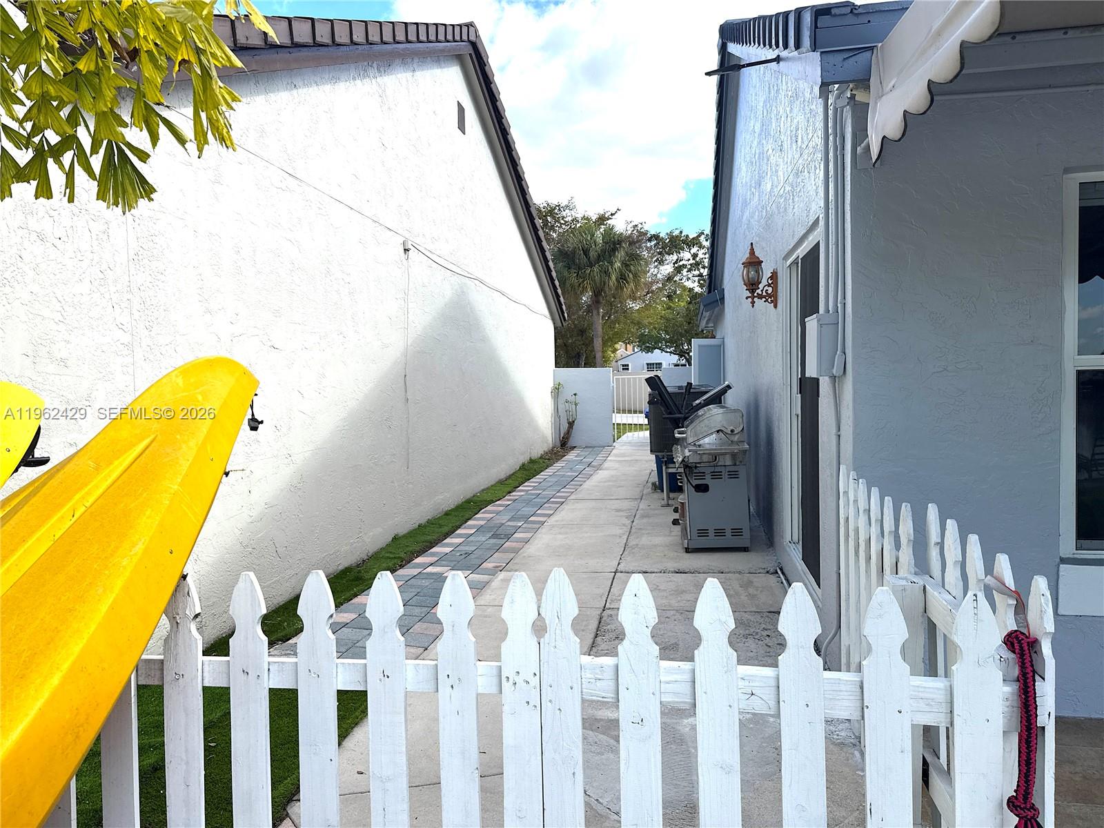 LAKES ON THE GREEN - SEC - Residential